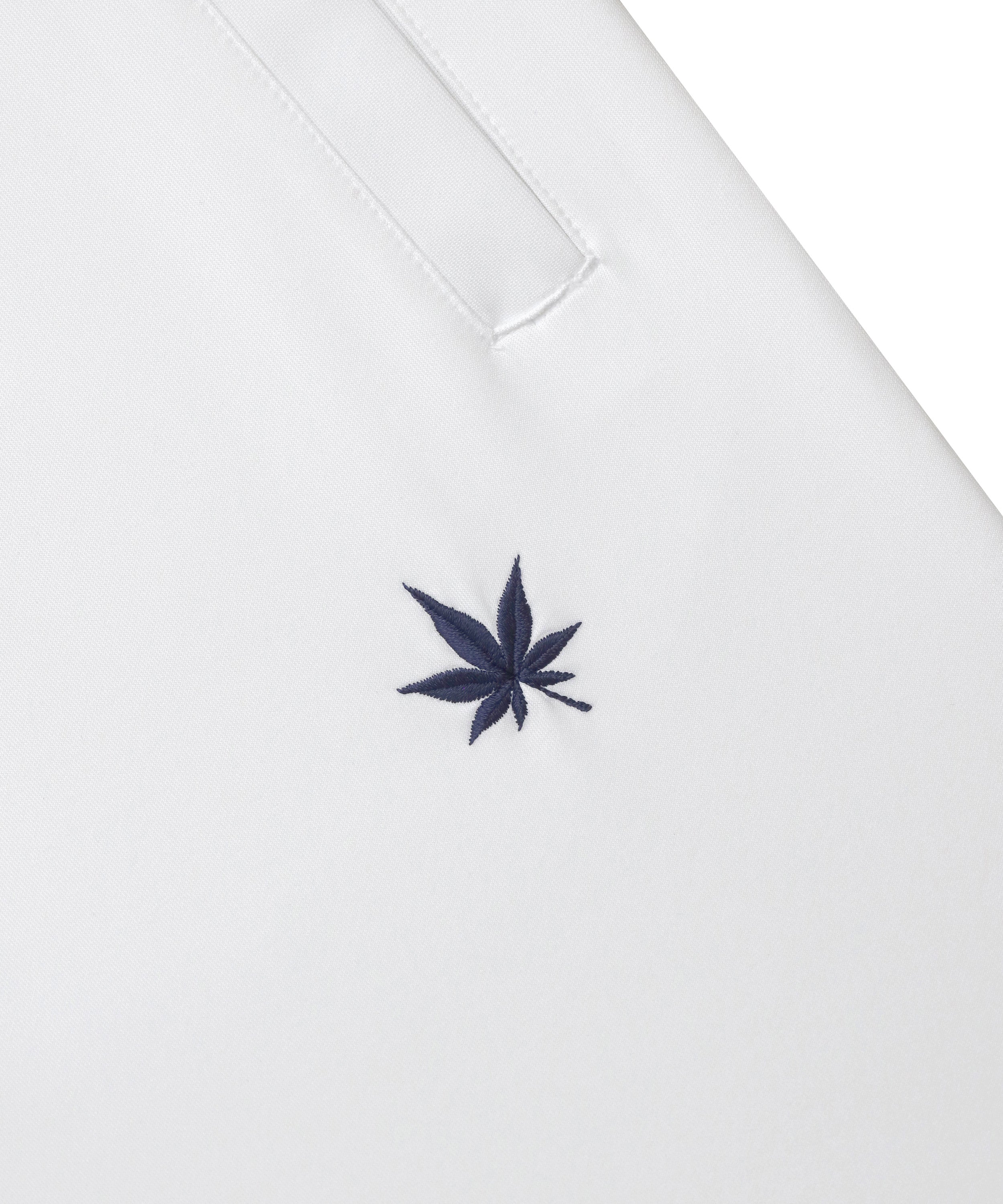 #color_white-navy-leaf