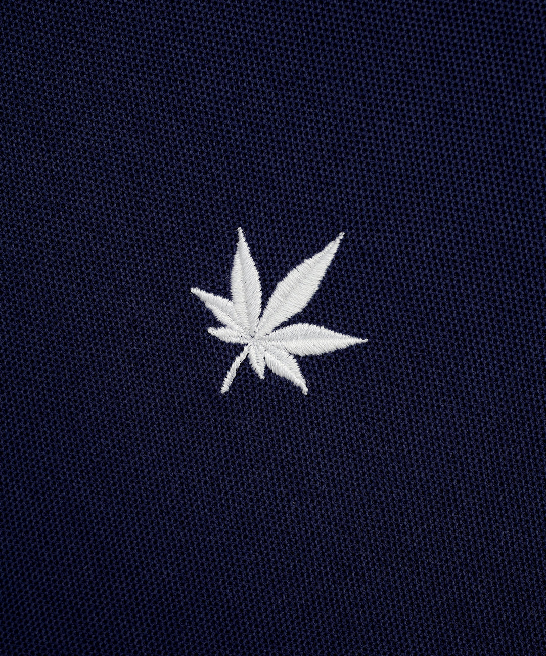 #color_navy-with-white-leaf