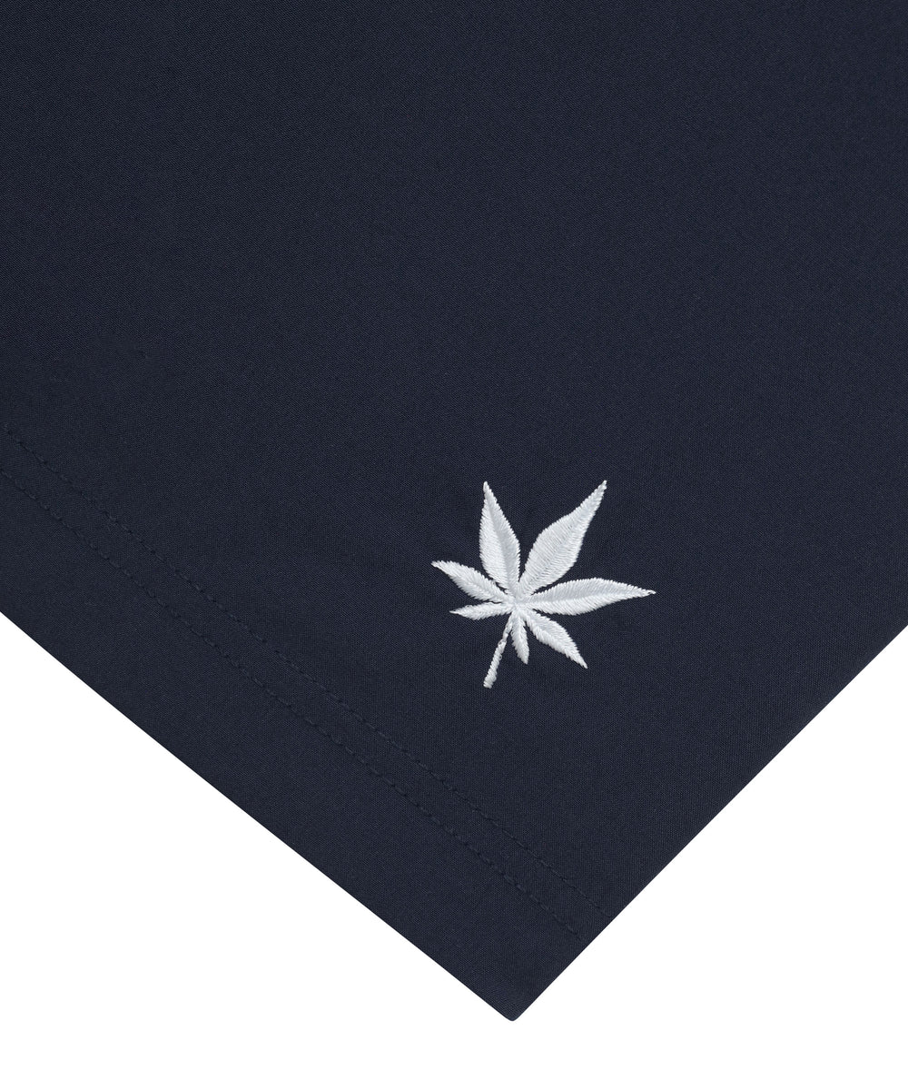 #color_navy-white-leaf