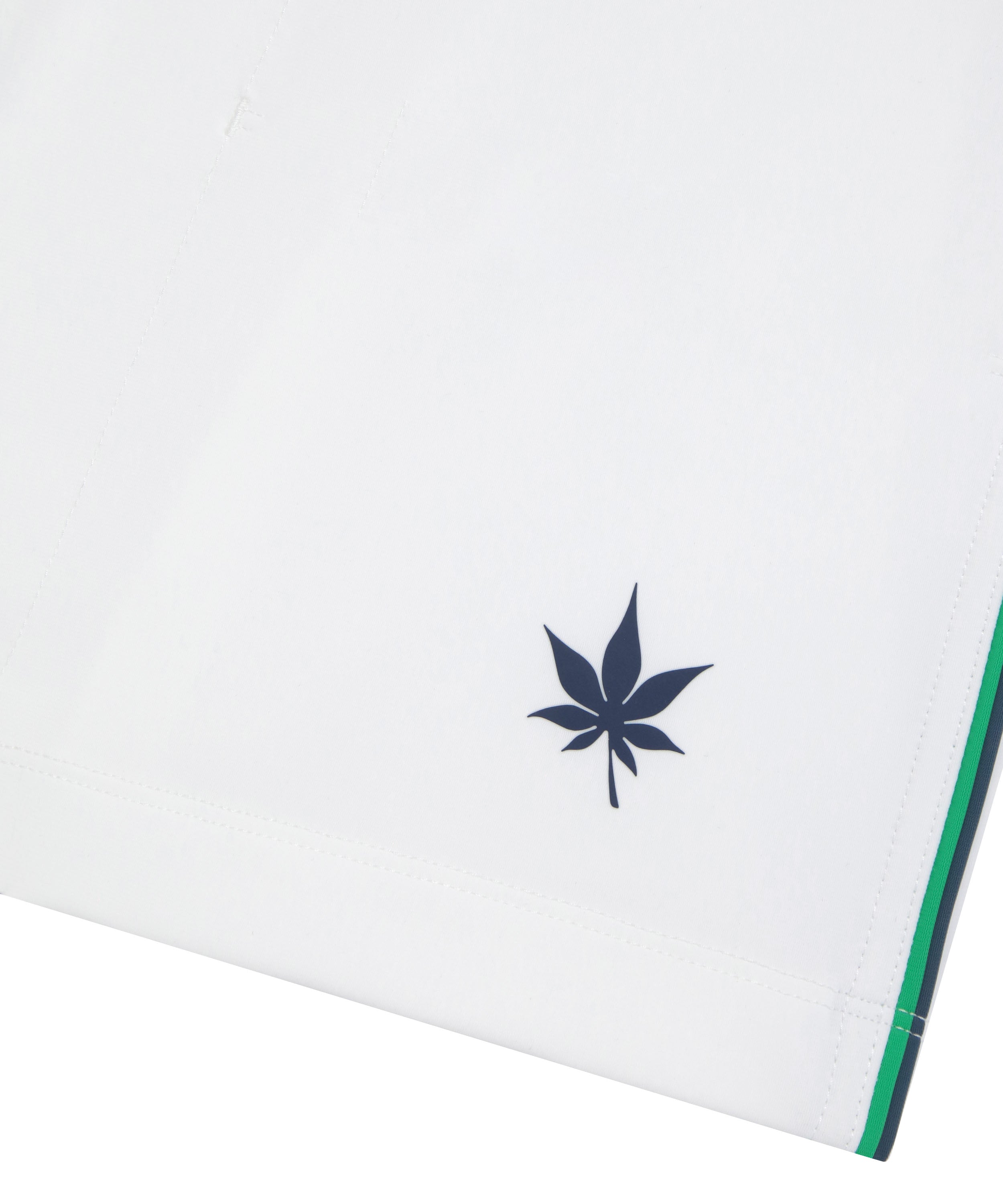 5" Tipped Peak Short in White Green Navy